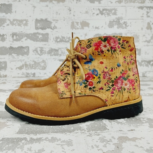 NEW Pneu by Borex Brown Floral Lace Up Chukka Boho Ankle Boots H564 - Picture 1 of 10
